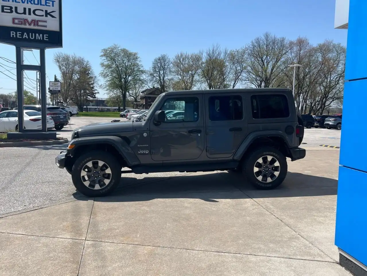Jeep Wrangler снимка Jeep Wrangler