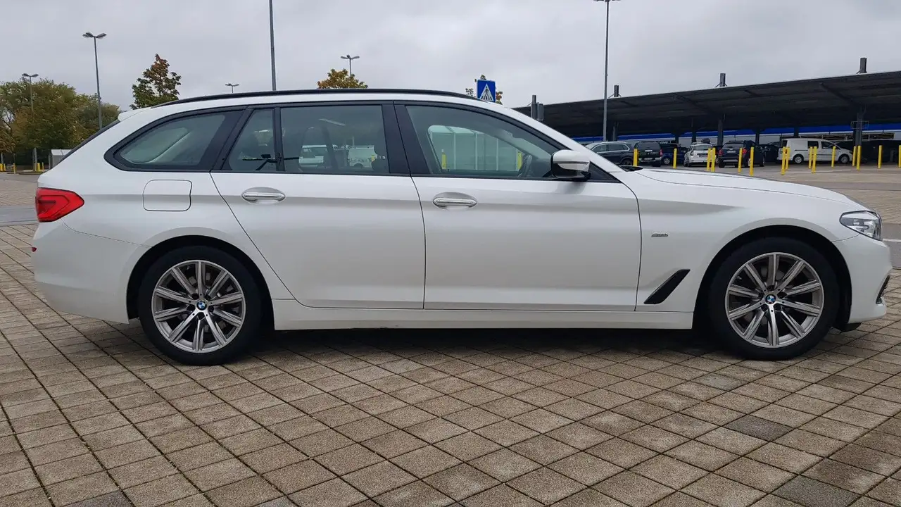 2017 BMW 520 d Touring A, photograph 7