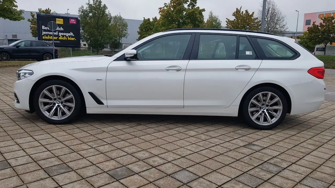 2017 BMW 520 d Touring A, photograph 4