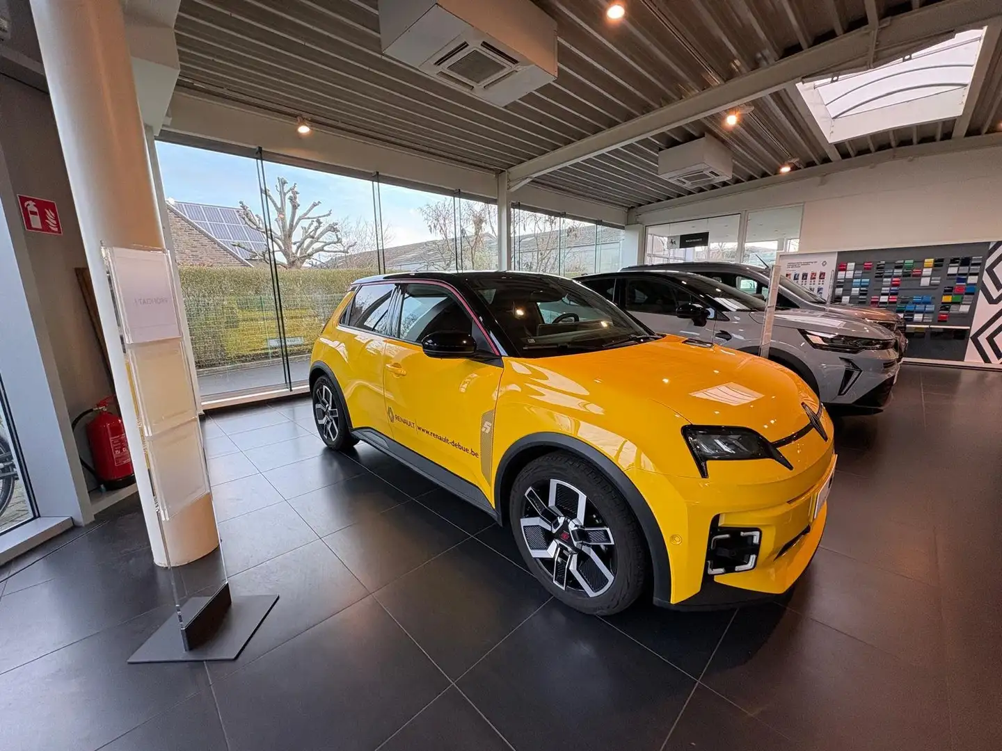 Renault R 5 R 5 E-Tech Techno 150 Comfort Range Jaune - 2