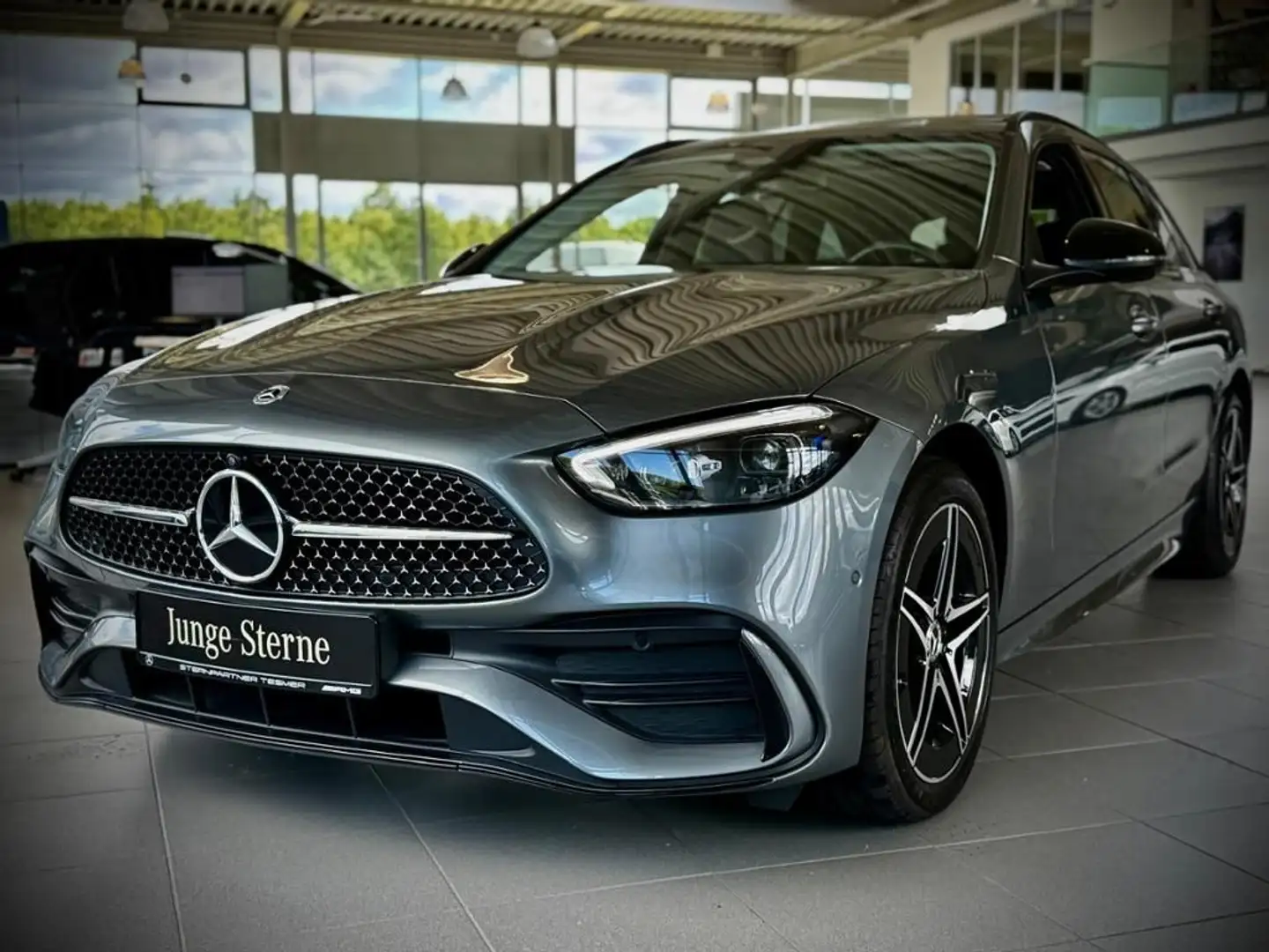 Mercedes-Benz C 300 de T AMG+NIGHT+PANO+AHK+360°+KAMERA+ Grau - 2