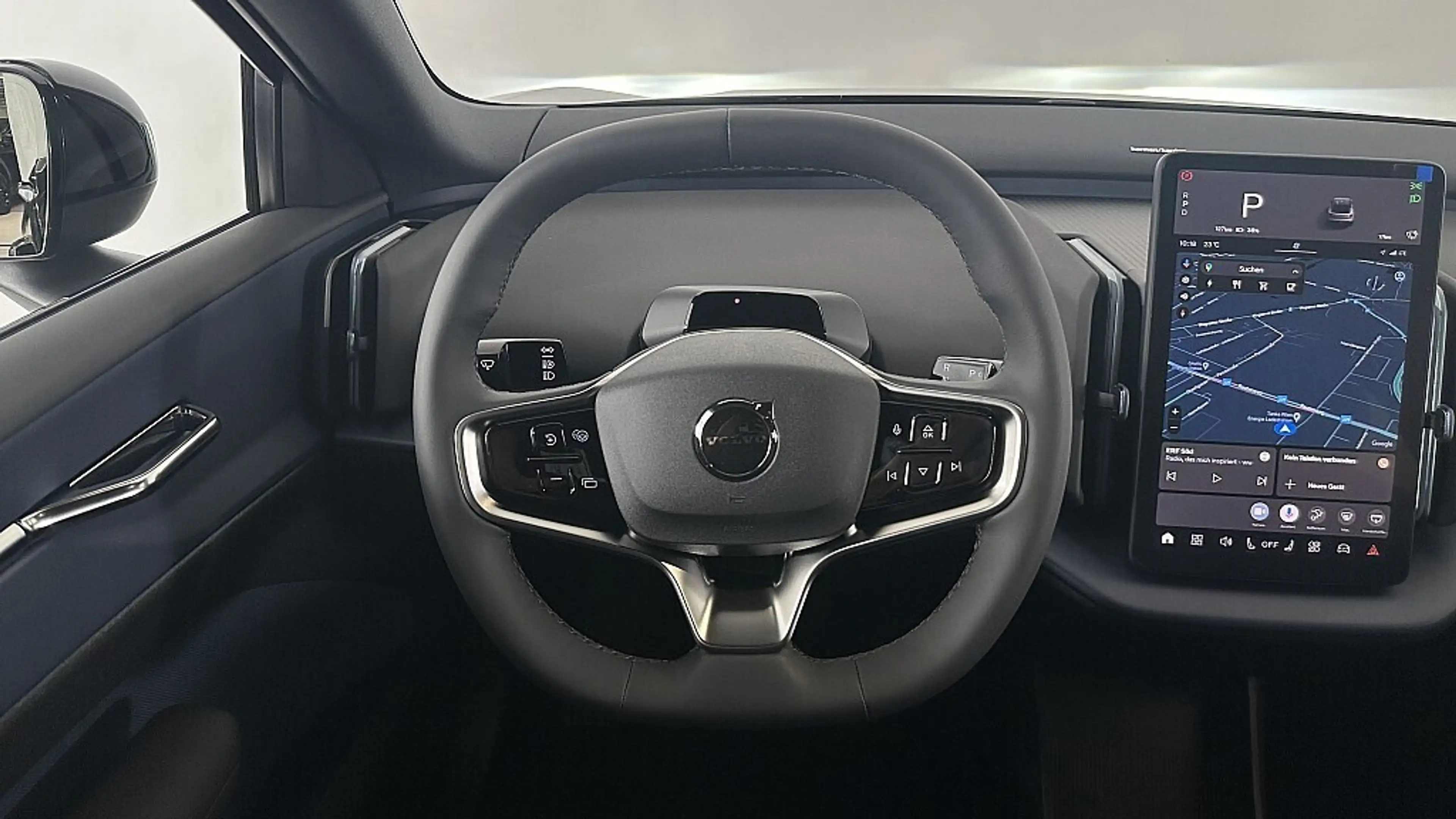 Volvo EX30 Single Motor Extended Range 69kWh Plus | Stahl ... — photo 13