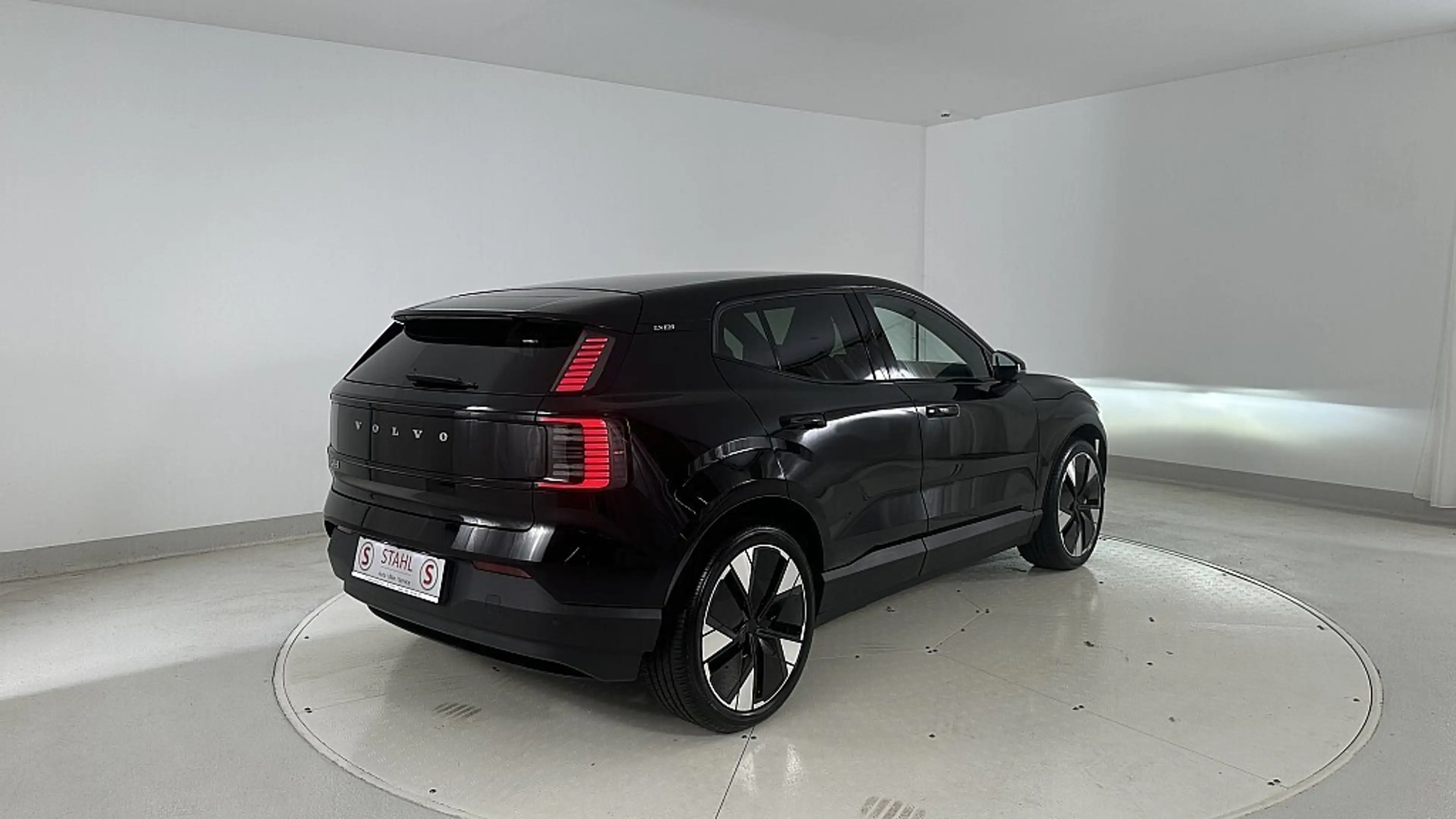 Volvo EX30 Single Motor Extended Range 69kWh Plus | Stahl ... — photo 6