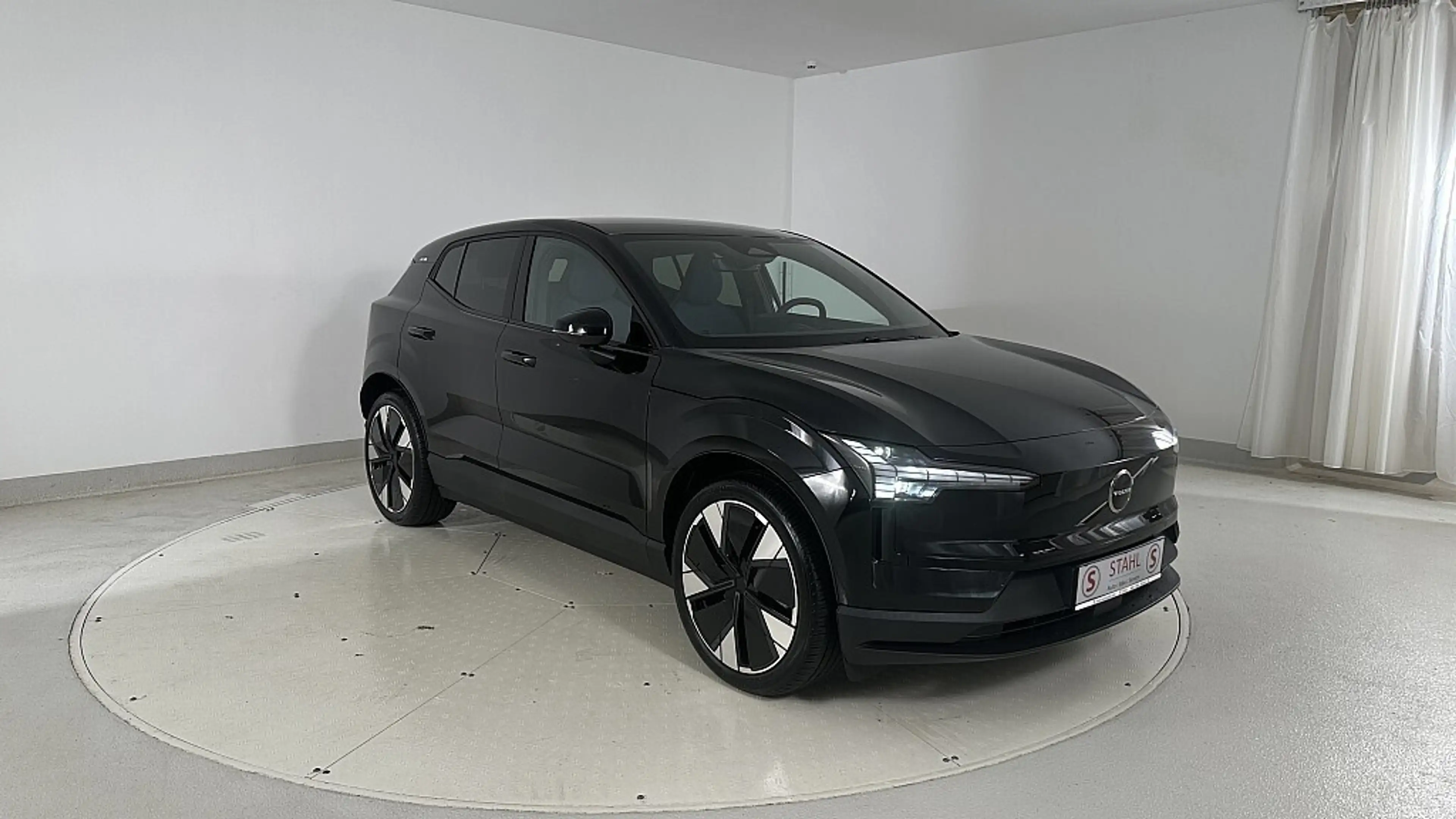 Volvo EX30 Single Motor Extended Range 69kWh Plus | Stahl ... — photo 3
