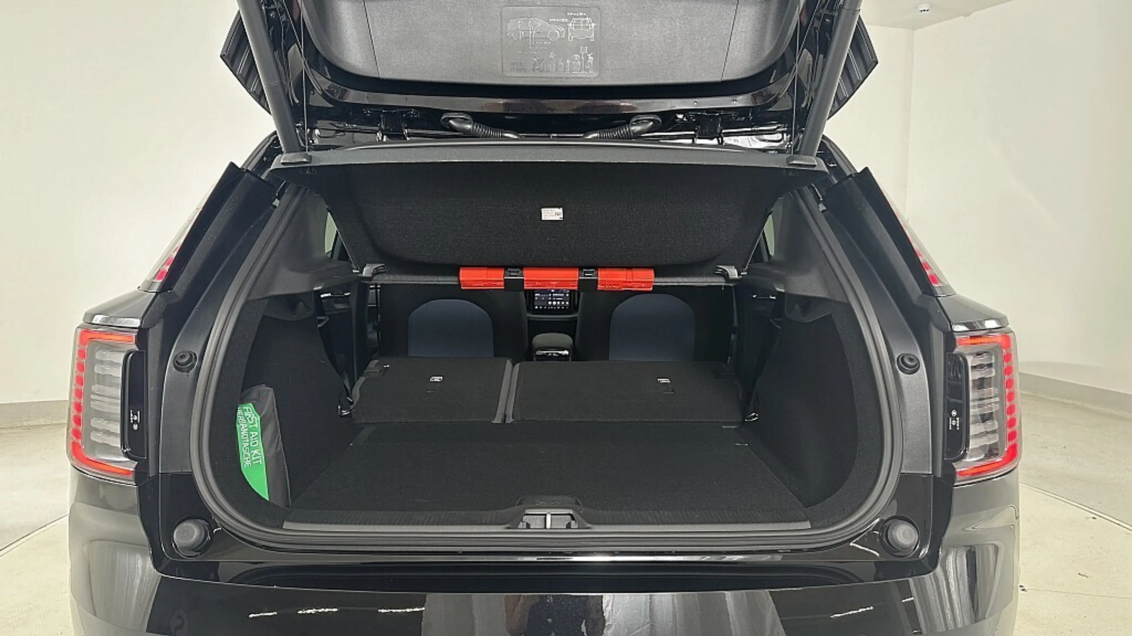Volvo EX30 Single Motor Extended Range 69kWh Plus | Stahl ... — photo 9