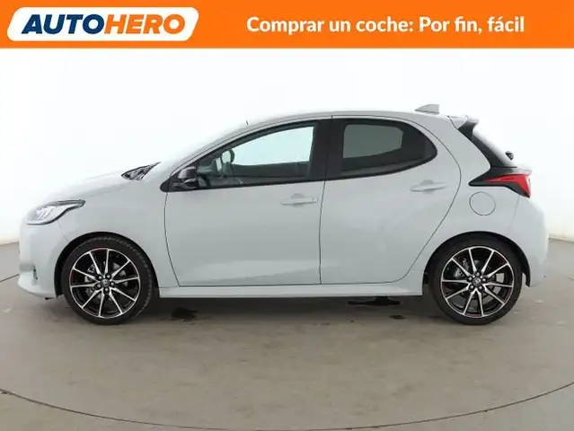 Toyota Yaris view 3