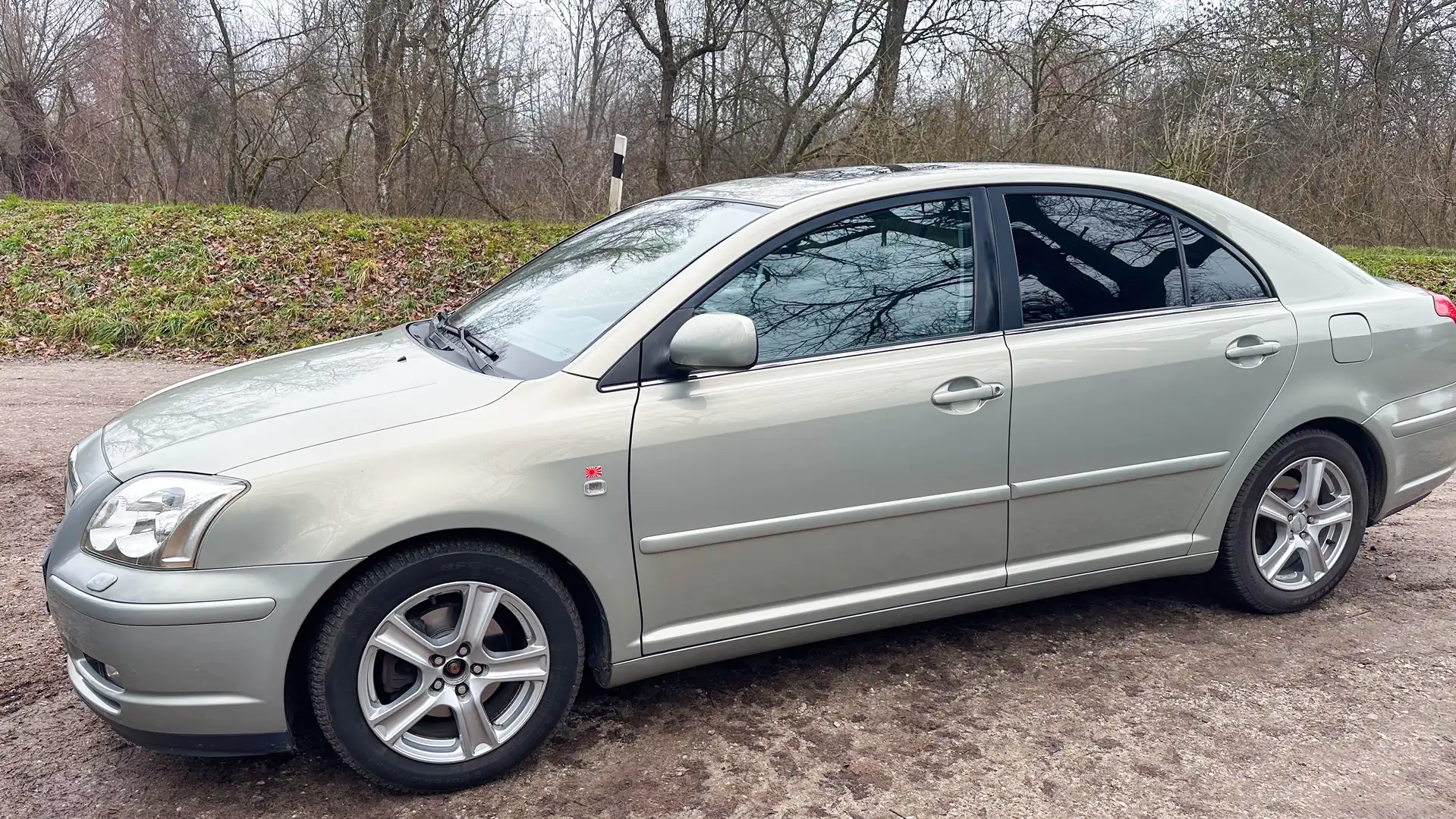 Toyota Avensis Avensis 1.8 VVT-i Executive Grün - 1