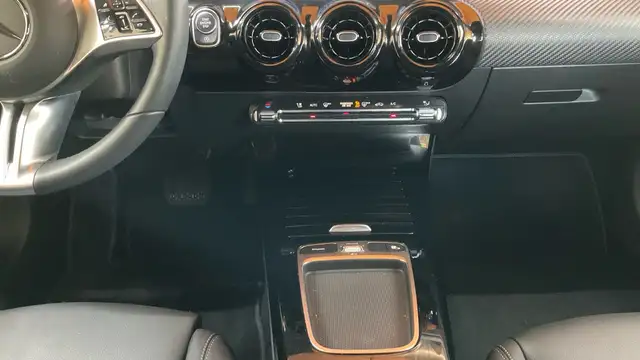Mercedes-Benz A-Class view 8