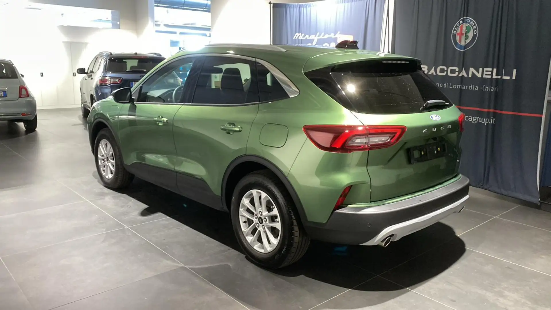 Ford Kuga 2.5 Plug In Hybrid 243 CV CVT 2WD Titanium Зелёный - 2