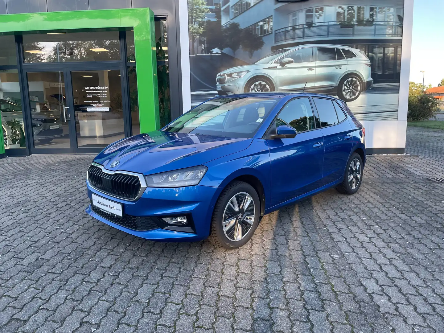 Skoda Fabia Ambition TSI*Totwinkelass*Navi*ACC*KESSY*SmartLink Blau - 2