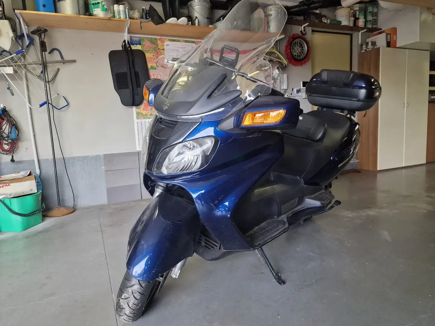 Suzuki Burgman 650 Modrá - 1