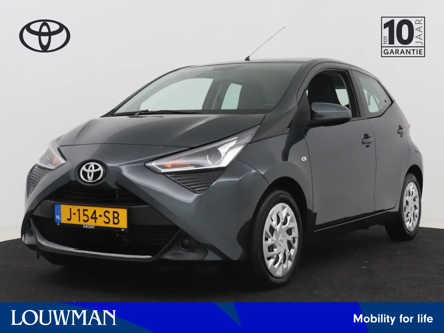 Toyota Aygo 1.0 VVT-i x-play | Airco | Achteruitrijcamera | Ap Grijs - 1