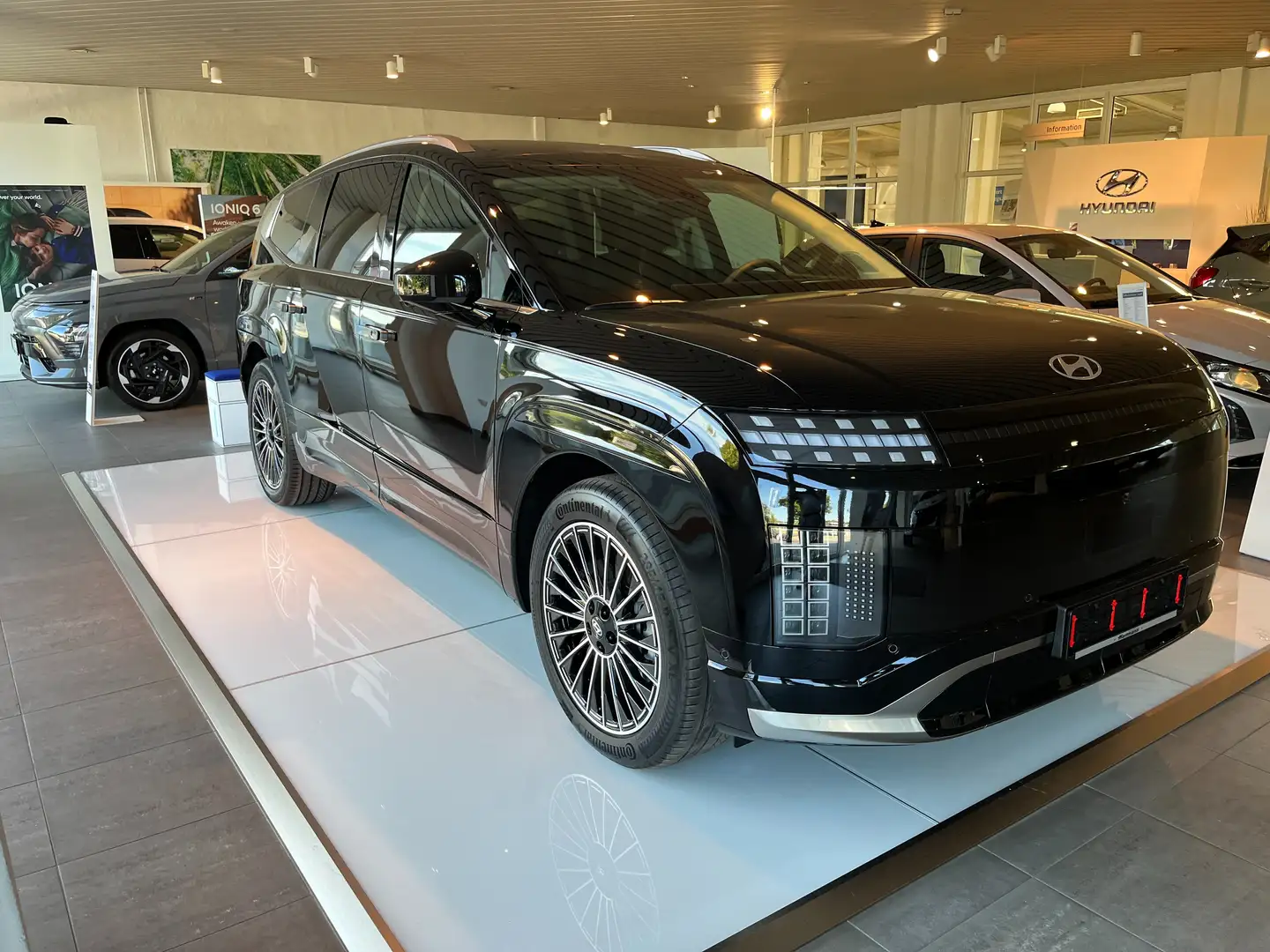 Hyundai IONIQ 9 IONIQ 9 110 kWh 4WD Uniq mtl. 499,-€ Nettorate Noir - 2