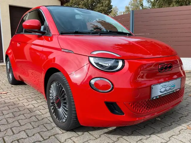 Fiat 500 CABRIO RED/NAVI/LADEPAD/16"ALU/KLIMAUTOMATIK