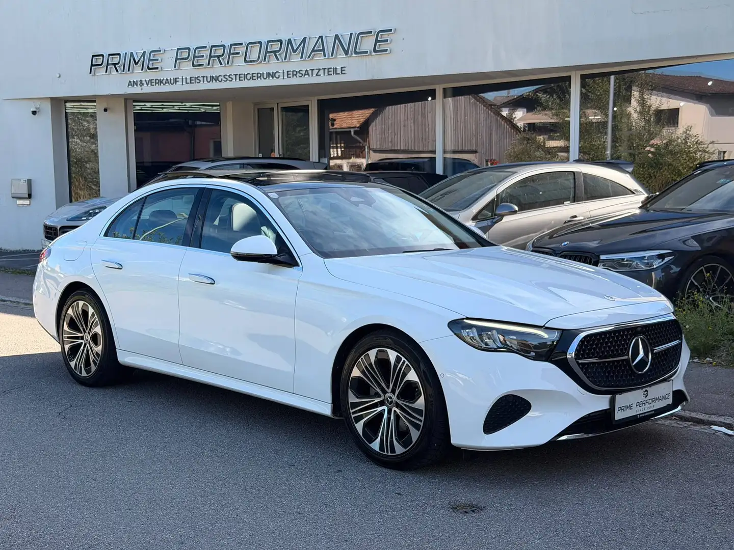 Mercedes-Benz E 220 E 220 d Avantgarde Advanced (214.004) Weiß - 1