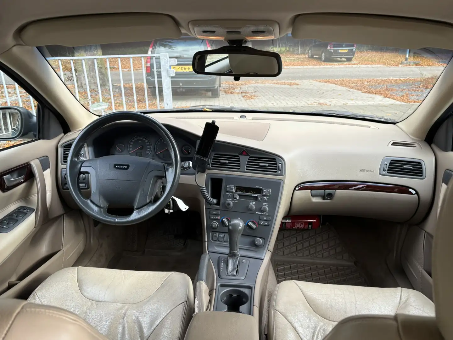 Volvo V70 2.4 Aut Leder Stoelverwarming 1e Eigenaar Dealer o Groen - 2