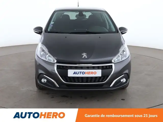 Peugeot 208 view 9