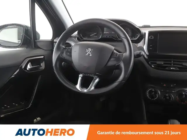 Peugeot 208 view 13