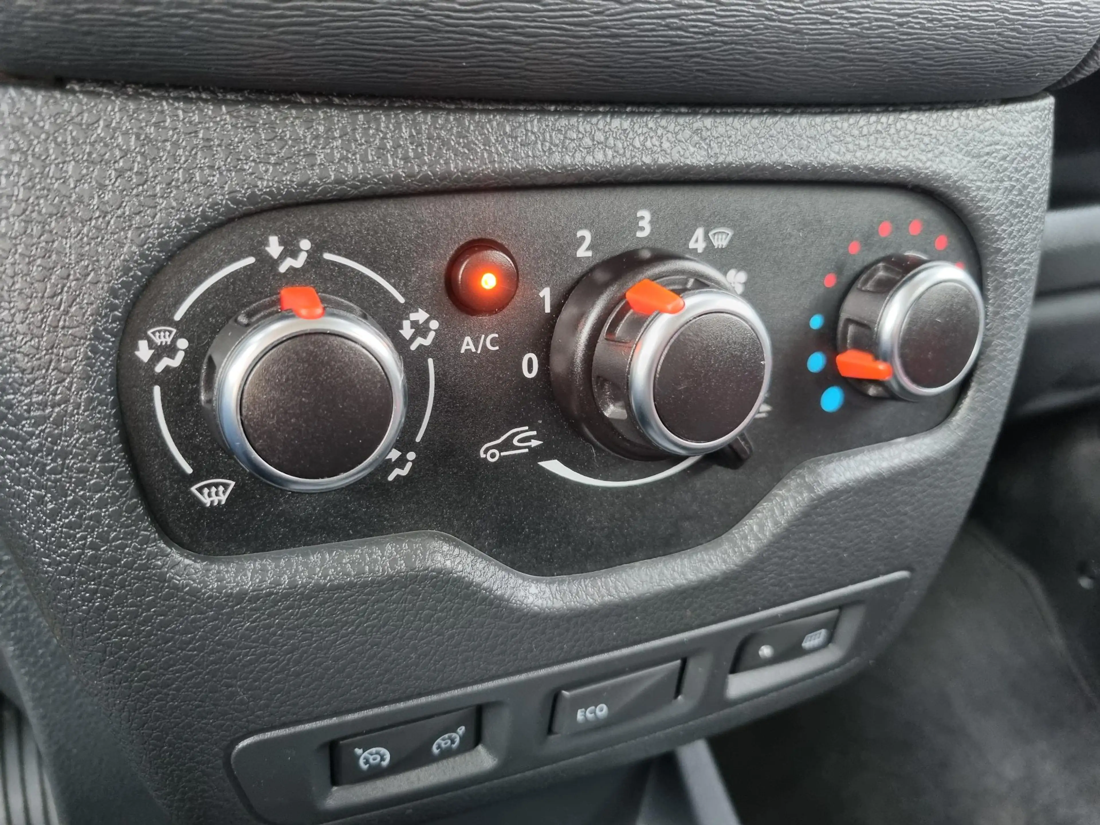 Dacia Dokker 1.3 TCe Comfort NAVI / CRUISE / AIRCO / PDC — photo 10
