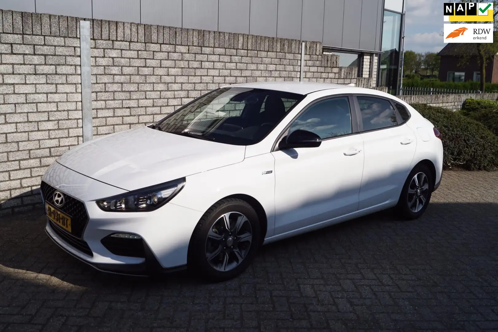 Hyundai i30 Fastback 1.4 T-GDI N Line 5 Deurs Clima Navi Camer Blanc - 1