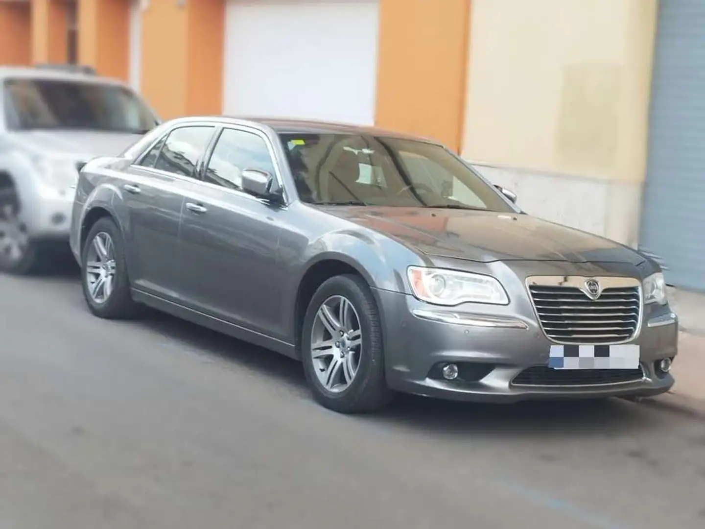 Lancia Thema 3.0Mjt Platinum Aut. Gris - 2
