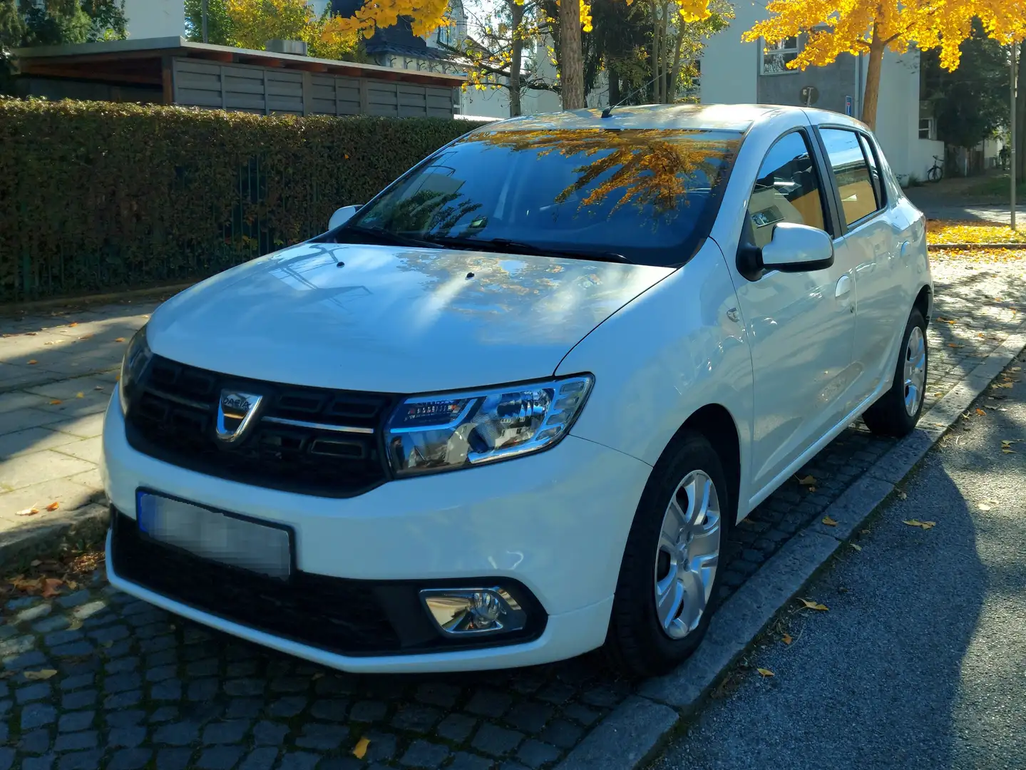 Dacia Sandero Lauréate TCe 90 S Weiß - 1