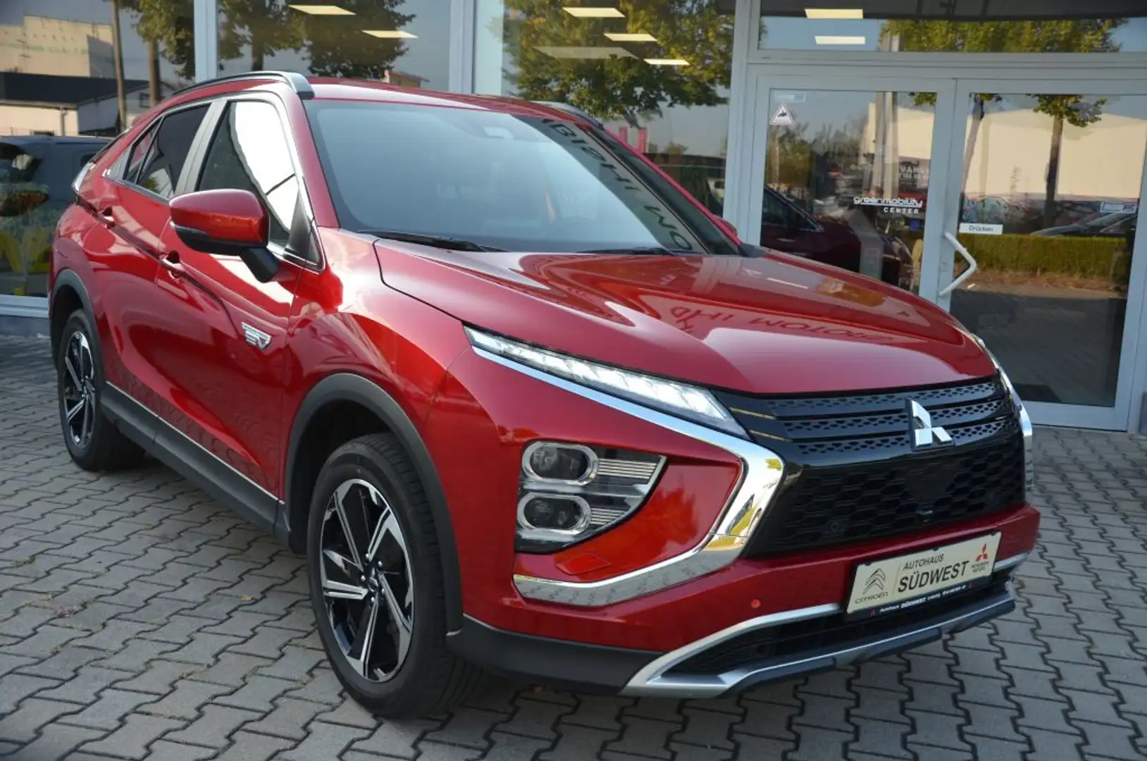 Mitsubishi Eclipse Cross Plug-In Hybrid 4WD Plus Rot - 1