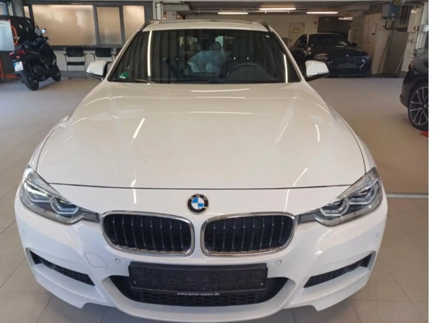 BMW 320 d MPaket SAG Navi HUD A.LED Pano Hifi Komf.19 Alb - 2