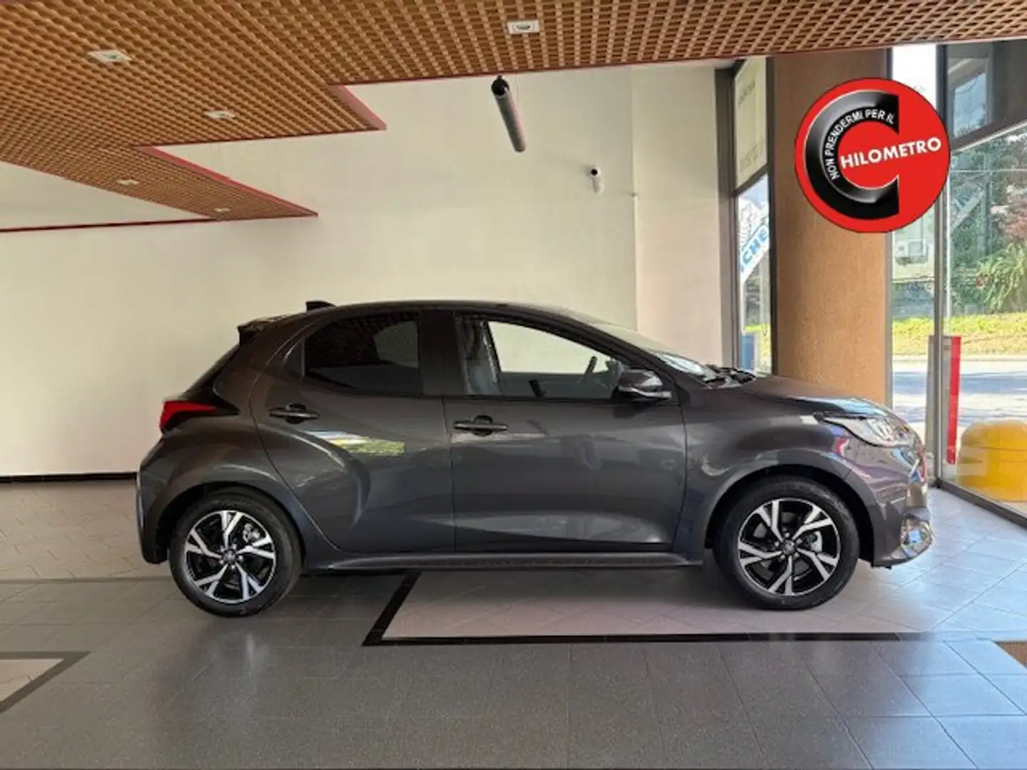Toyota Yaris 1.5h Trend Grigio - 1