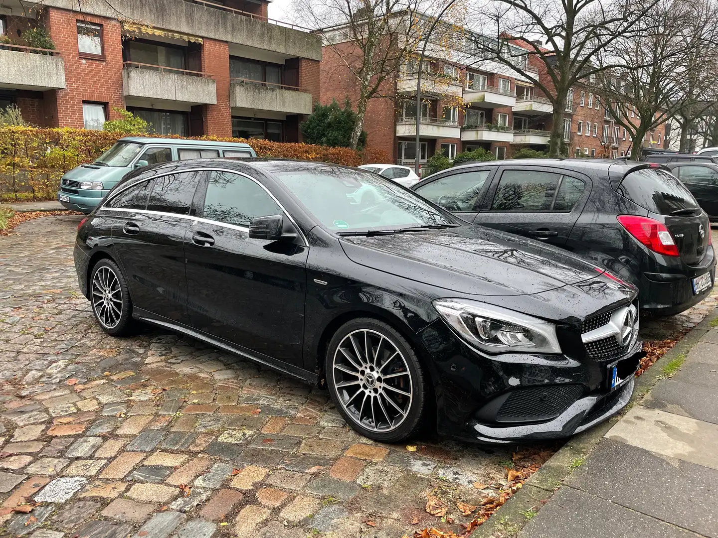 Mercedes-Benz CLA 200 CLA Shooting Brake 200 7G-DCTPeak Edition Schwarz - 1