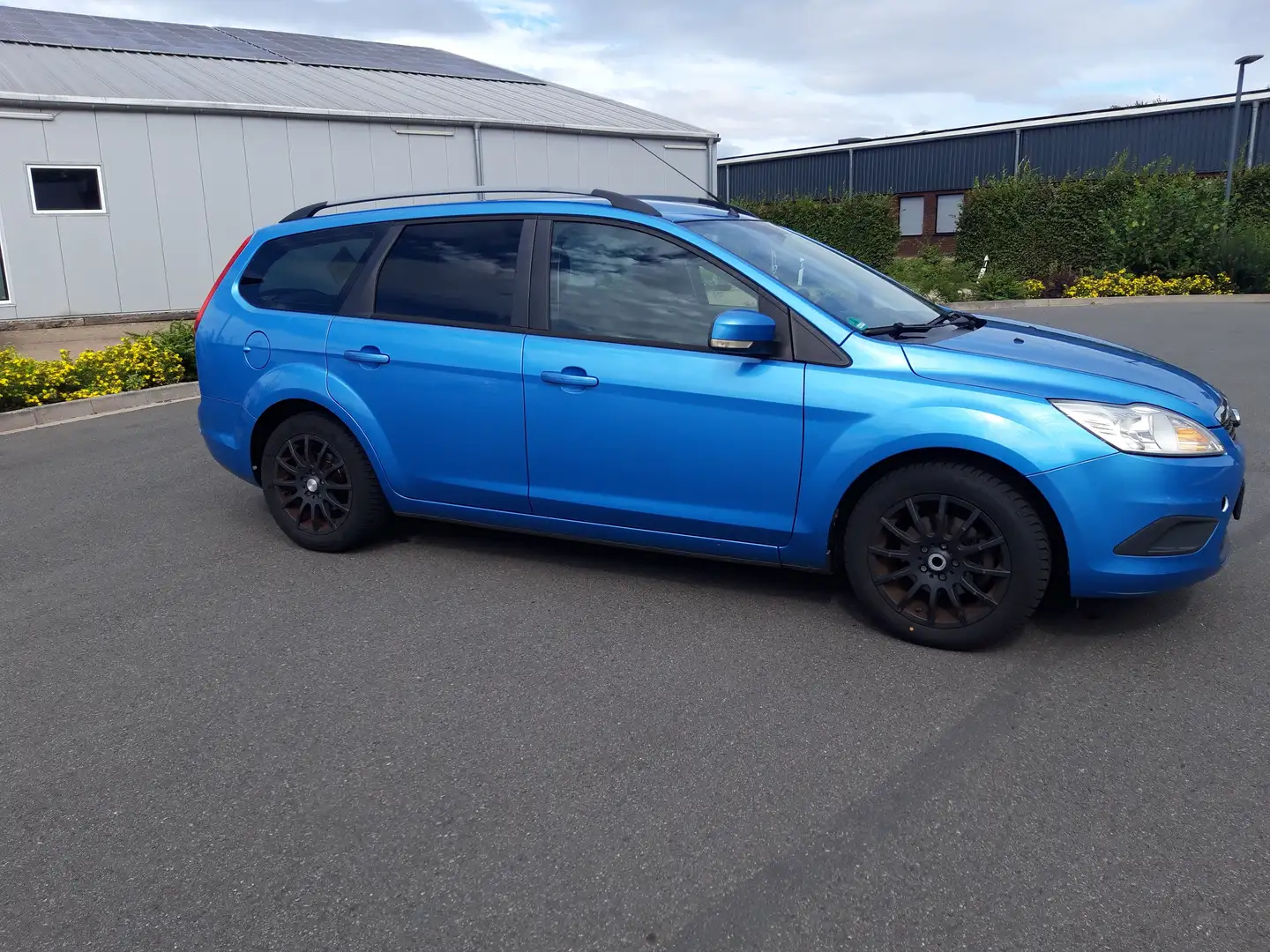 Ford Focus Tunier 1.6i Blau - 2