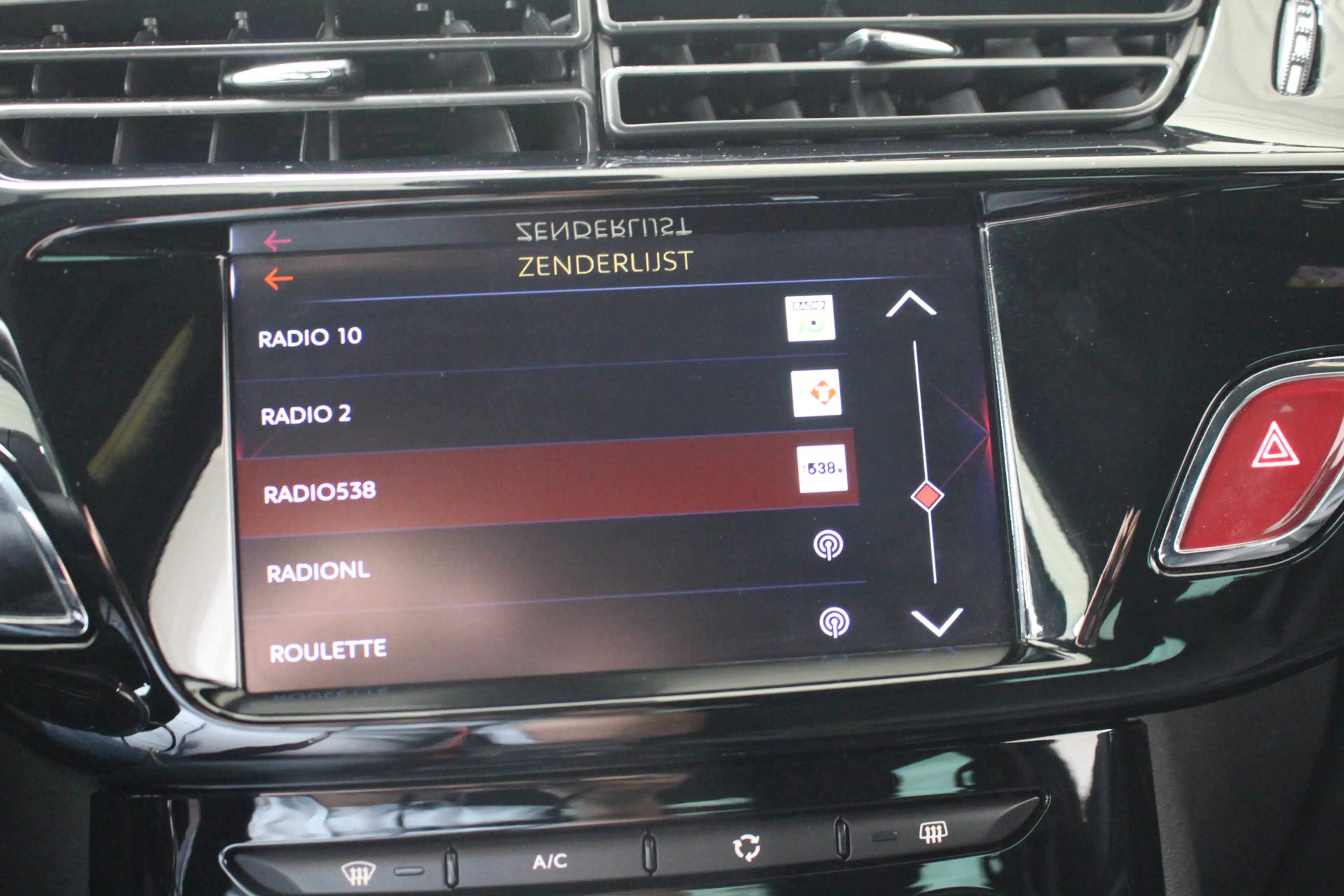DS Automobiles DS 3 1.2 PureTech Connected Chic Automaat Cruise Contro — photo 14