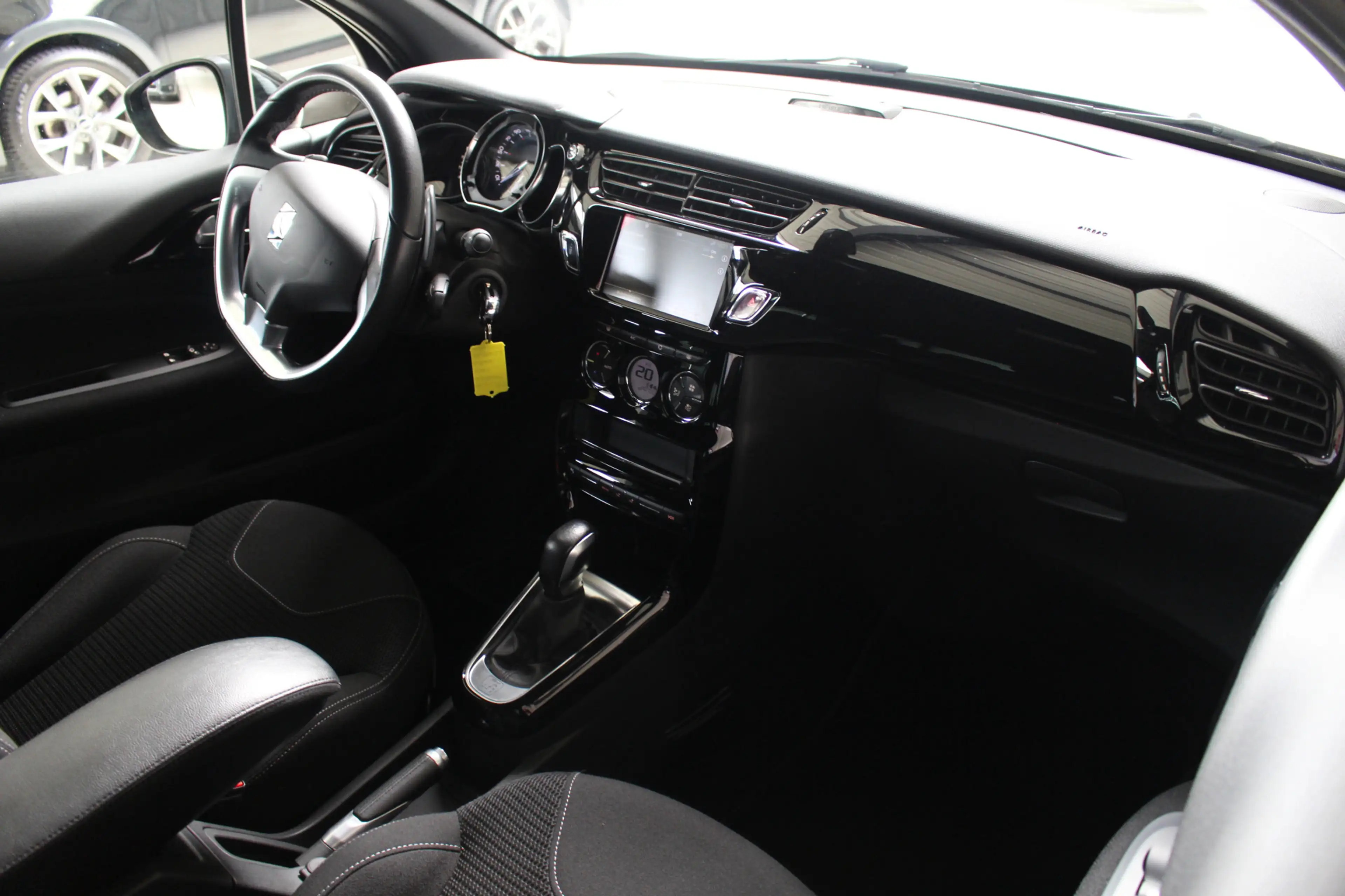 DS Automobiles DS 3 1.2 PureTech Connected Chic Automaat Cruise Contro — photo 6