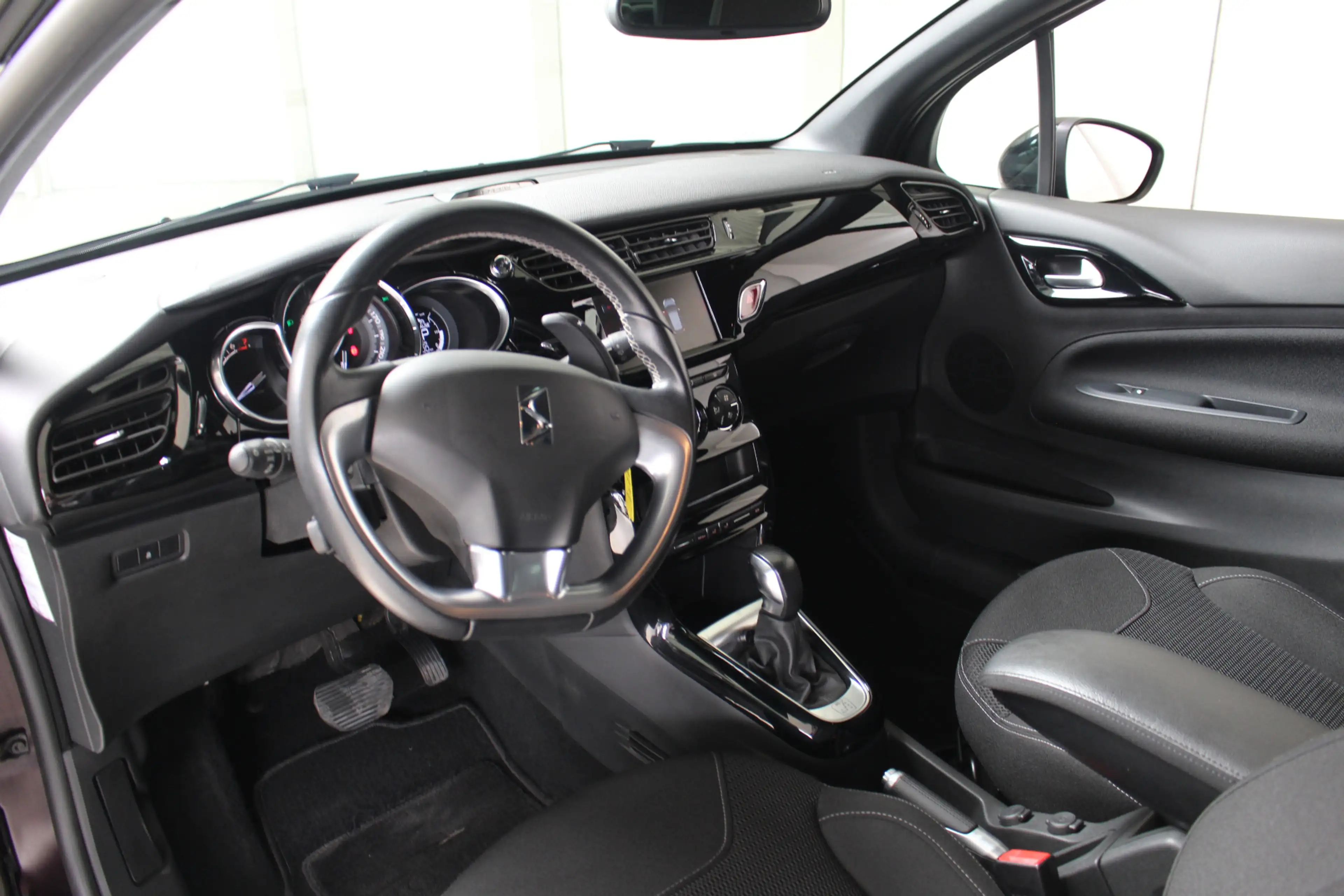 DS Automobiles DS 3 1.2 PureTech Connected Chic Automaat Cruise Contro — photo 8