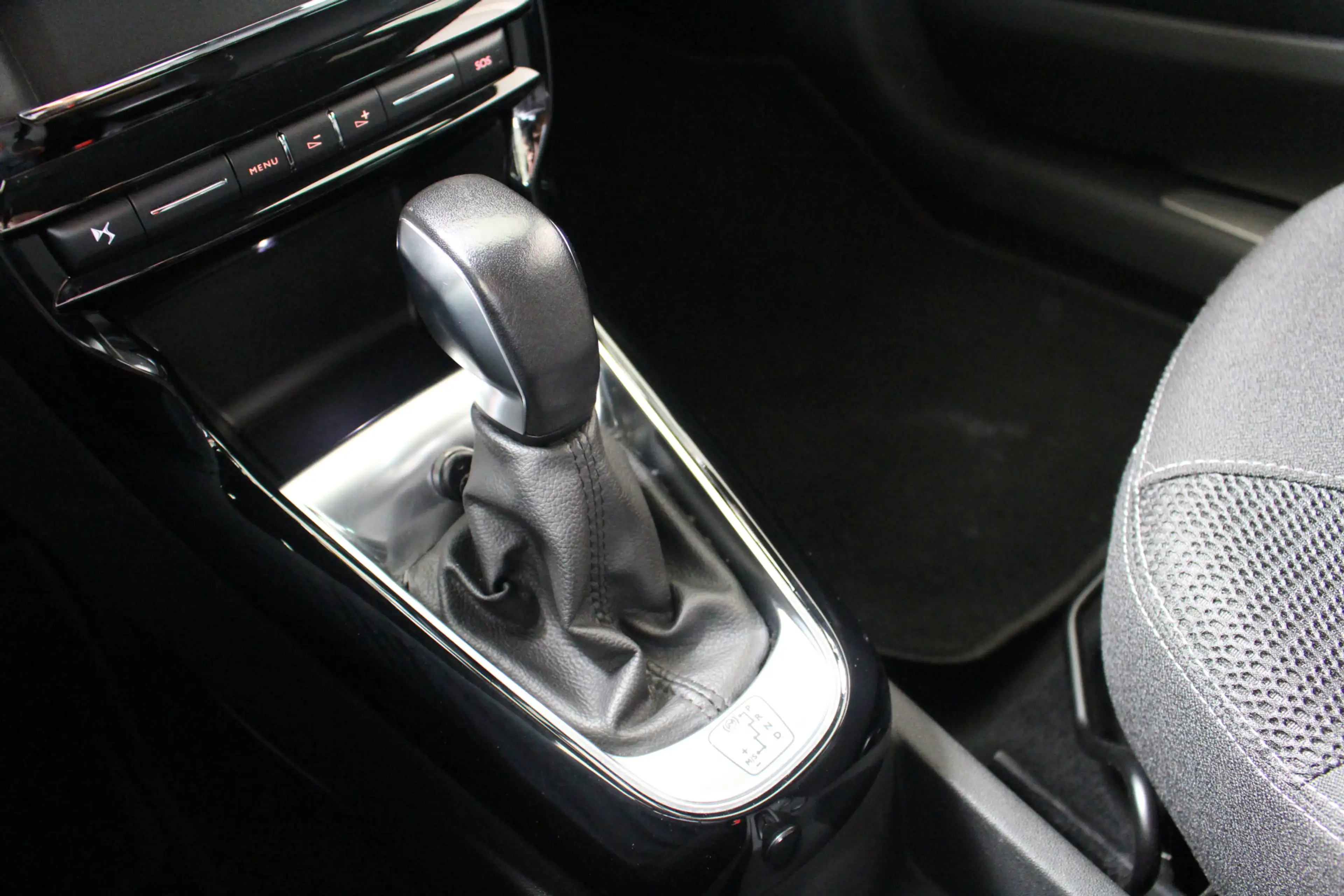 DS Automobiles DS 3 1.2 PureTech Connected Chic Automaat Cruise Contro — photo 19