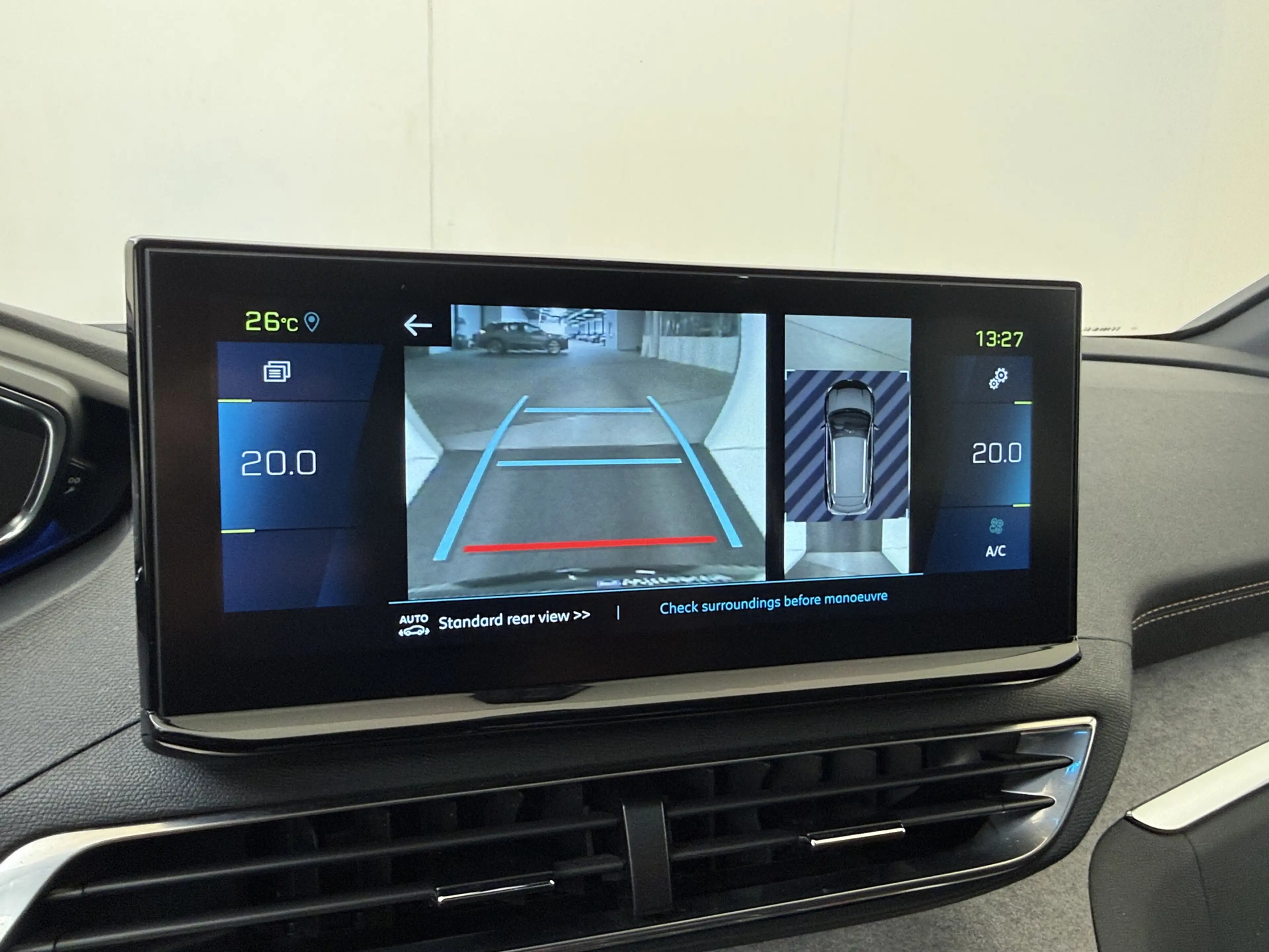 Peugeot 3008 1.6 HYbrid 225 GT YP — photo 14