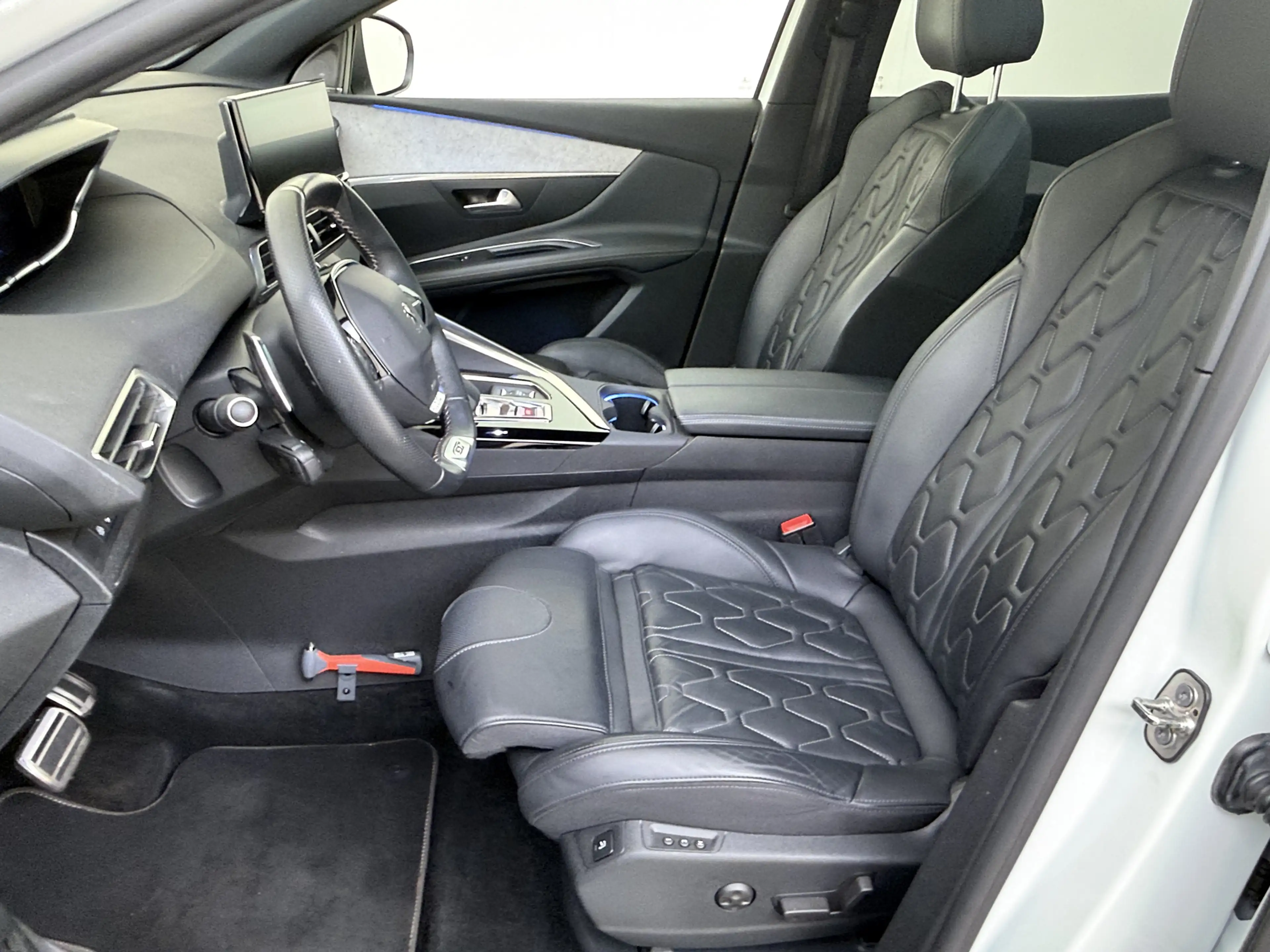 Peugeot 3008 1.6 HYbrid 225 GT YP — photo 10