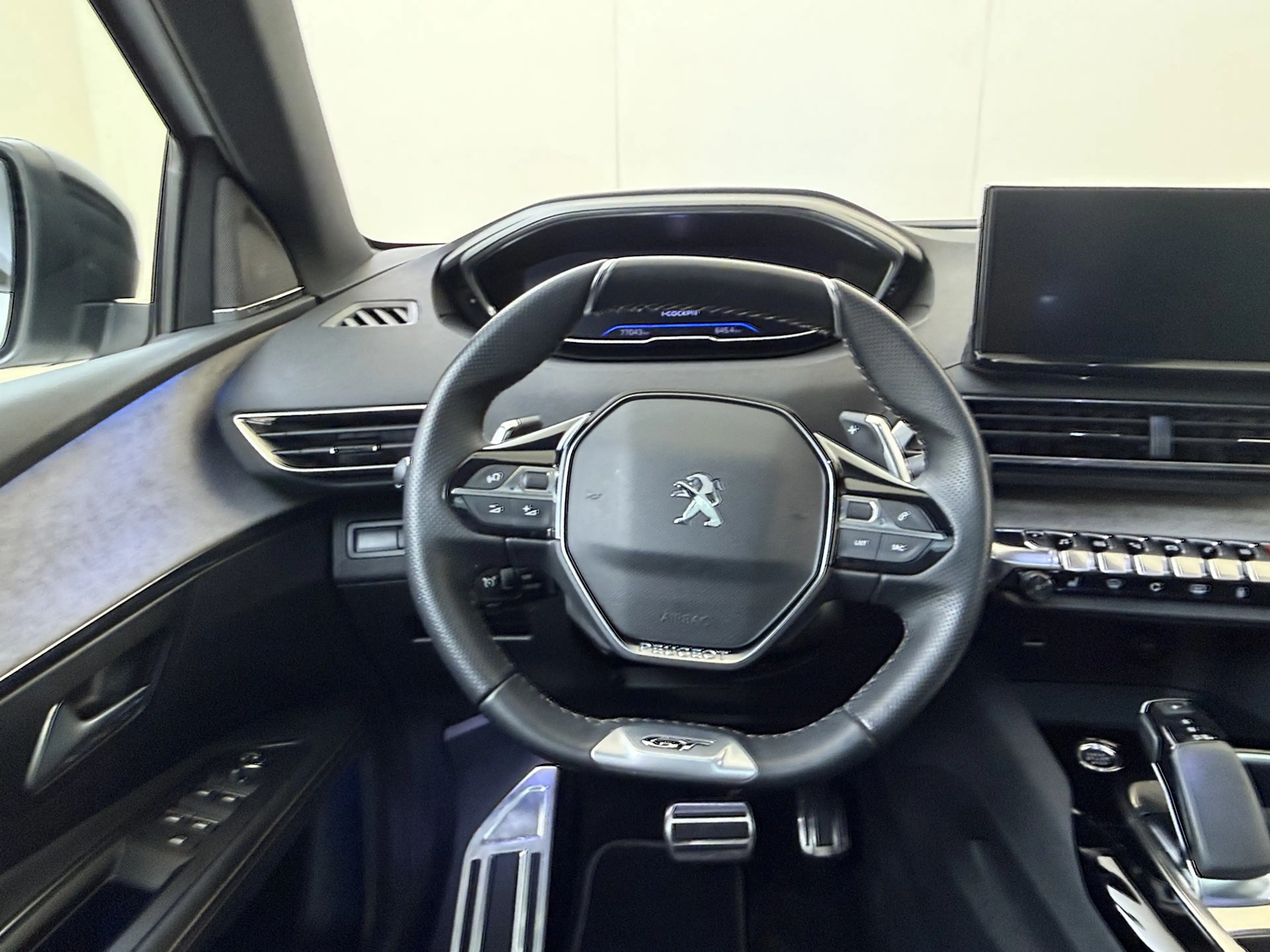 Peugeot 3008 1.6 HYbrid 225 GT YP — photo 6