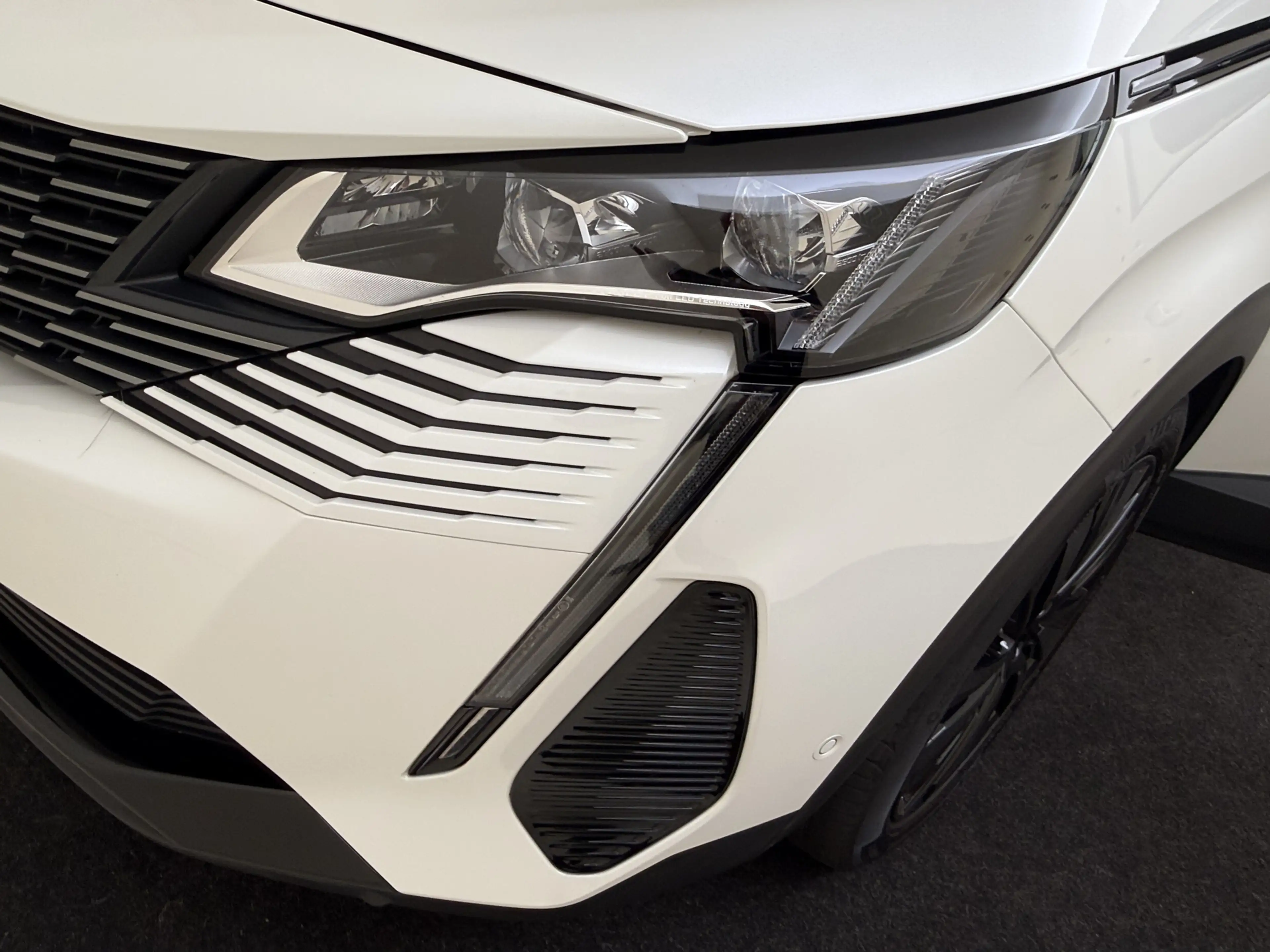 Peugeot 3008 1.6 HYbrid 225 GT YP — photo 13
