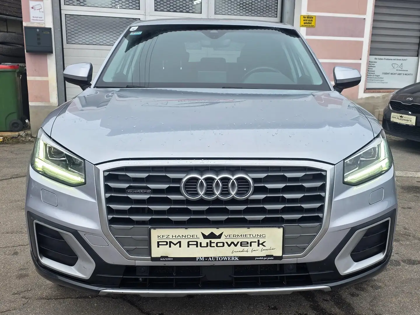Audi Q2 Quattro Sport 2.0 TDI Grau - 2