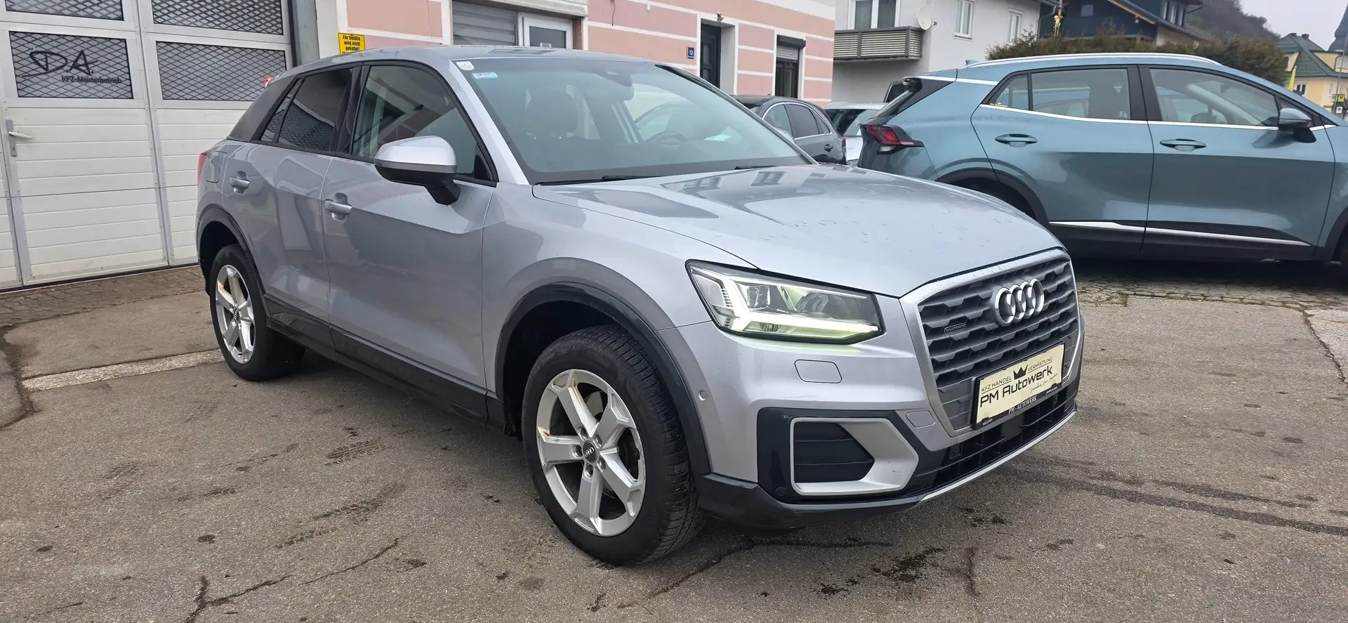 Audi Q2 Quattro Sport 2.0 TDI Grau - 1