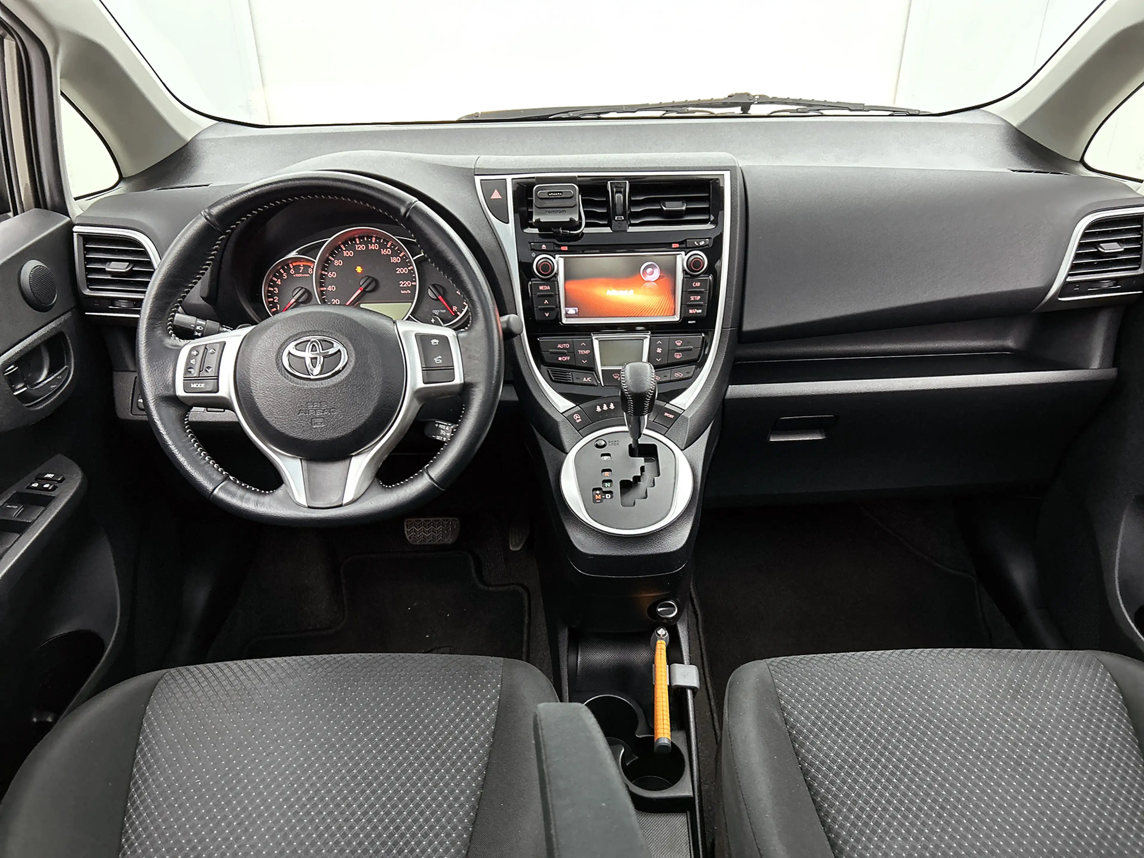 Toyota Verso-S 1.3 VVT-i Dynamic *Automaat | Panoramadak | Trekha — photo 5