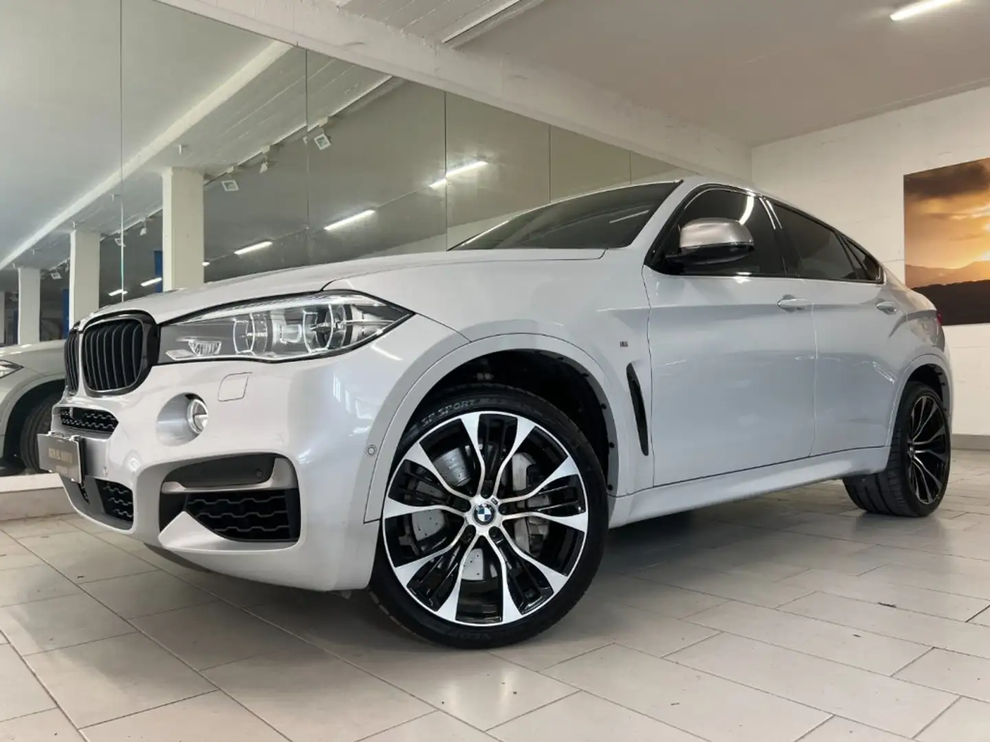 BMW X6 M50 d 381CV FULL !! PERFETTA & GARANTITA !! 21" Grijs - 1