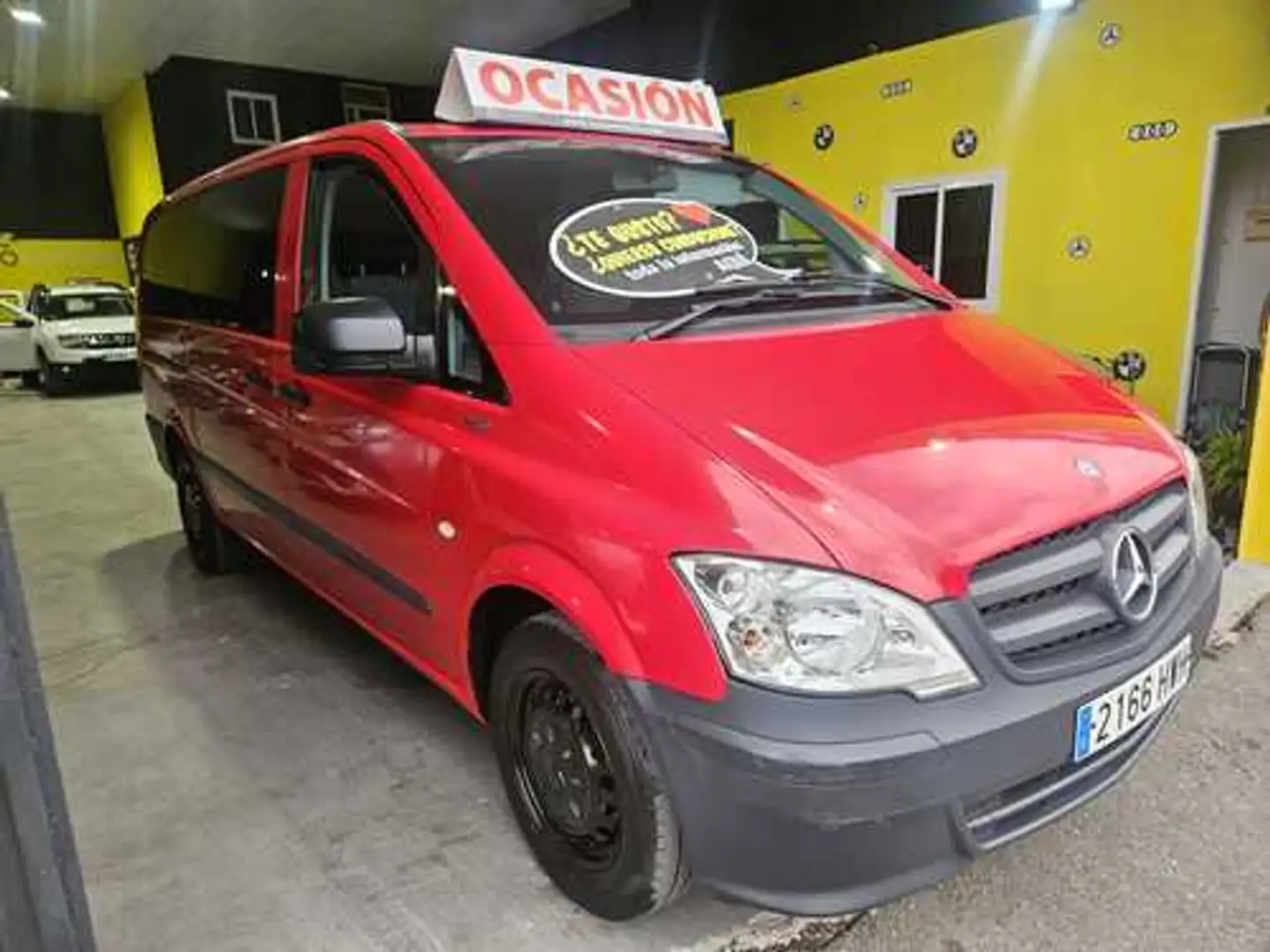 Mercedes-Benz Vito 113CDI L Compacta Rojo - 2