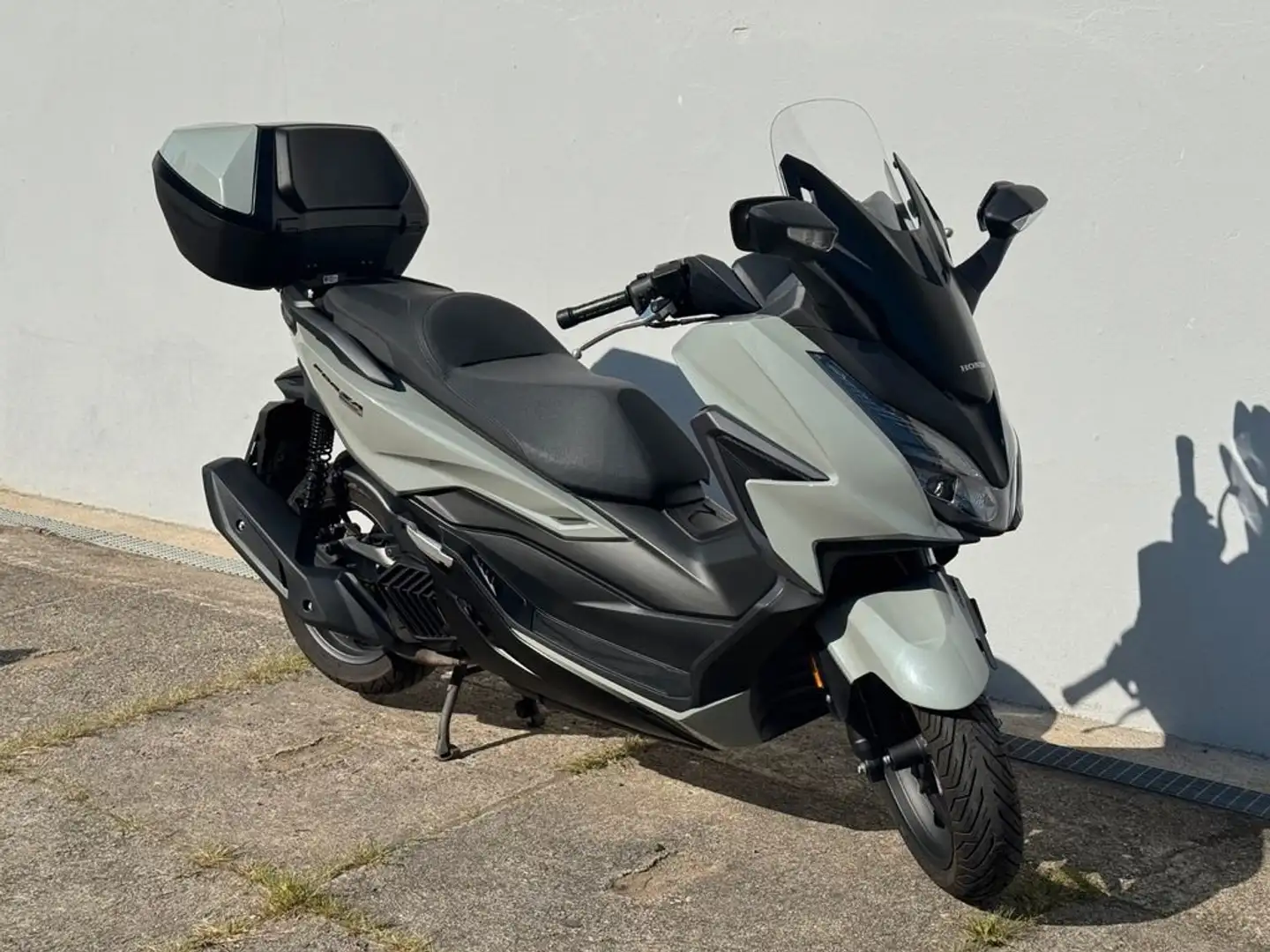 Honda Forza 125 Gris - 1