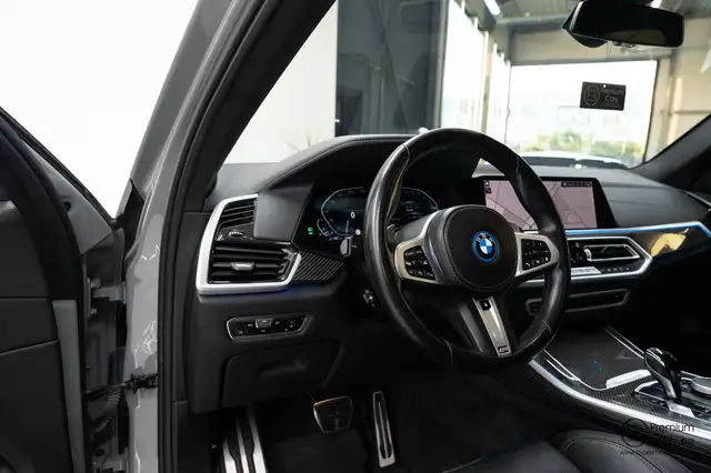BMW X5 view 9