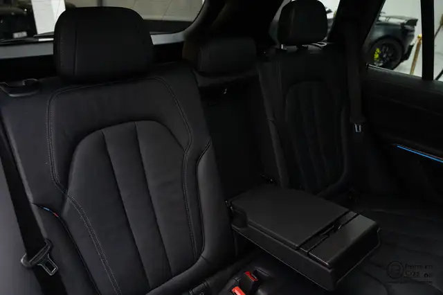 BMW X5 view 28