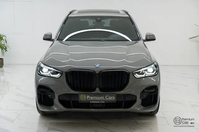 BMW X5 view 4