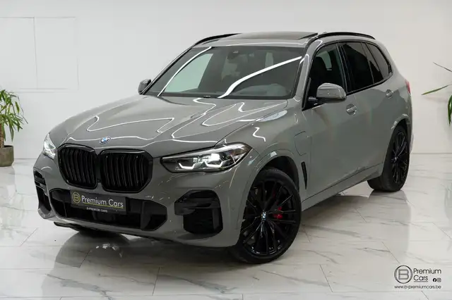 BMW X5 view 2