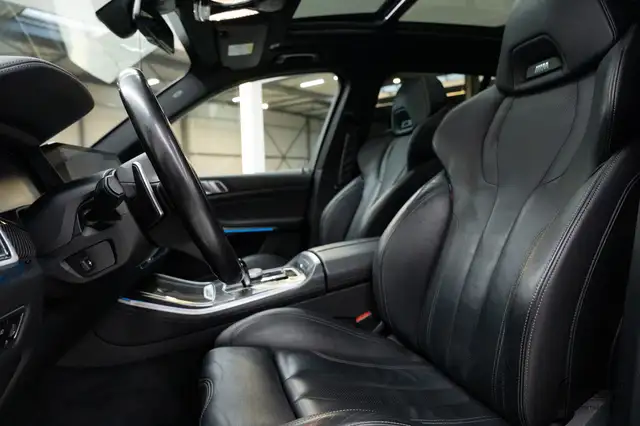 BMW X5 view 10